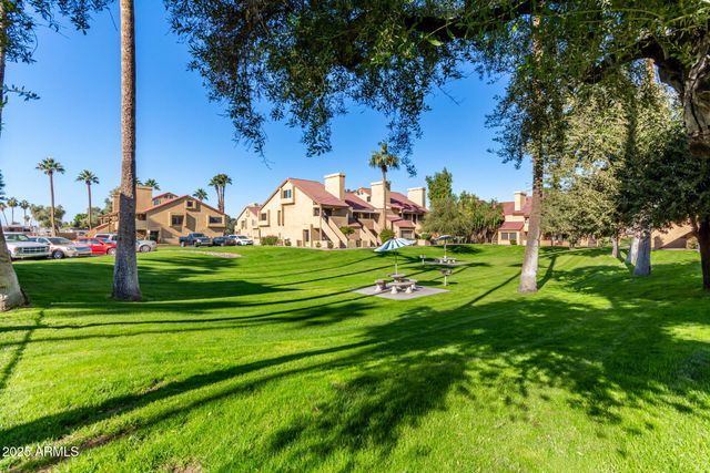 4901 S CALLE LOS CERROS Drive 233, Tempe, AZ 85282