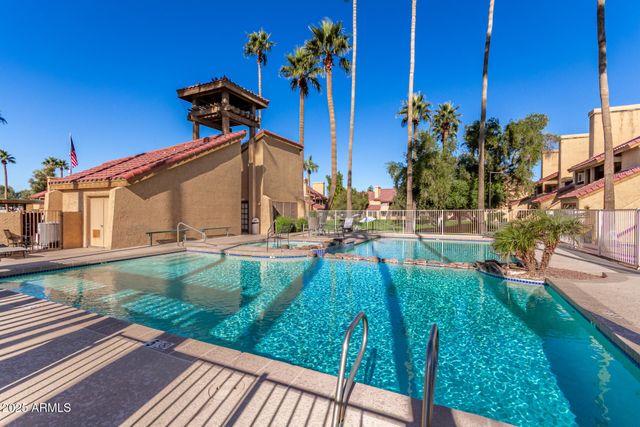 4901 S CALLE LOS CERROS Drive 233, Tempe, AZ 85282