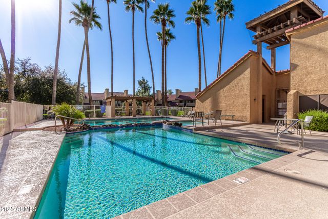 4901 S CALLE LOS CERROS Drive 233, Tempe, AZ 85282