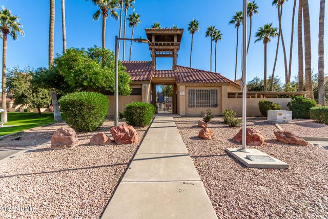 4901 S CALLE LOS CERROS Drive 233, Tempe, AZ 85282