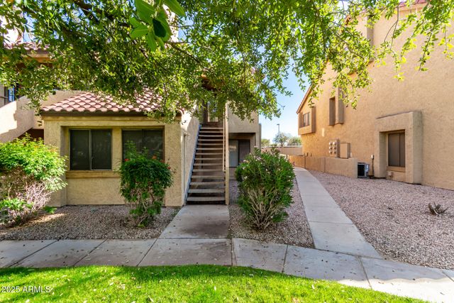 4901 S CALLE LOS CERROS Drive 233, Tempe, AZ 85282