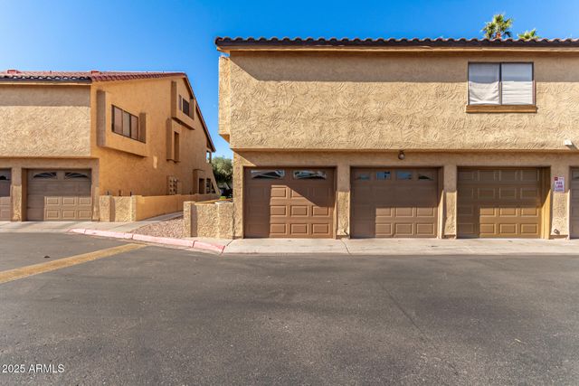 4901 S CALLE LOS CERROS Drive 233, Tempe, AZ 85282