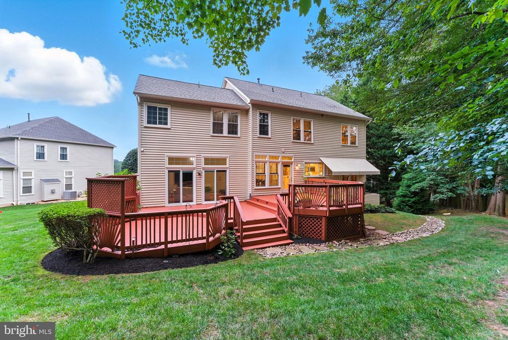 7840 PREAKNESS LN, Fairfax Station, VA 22039