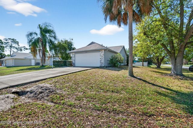 1796 Lambton Street NW, Palm Bay, FL 32907