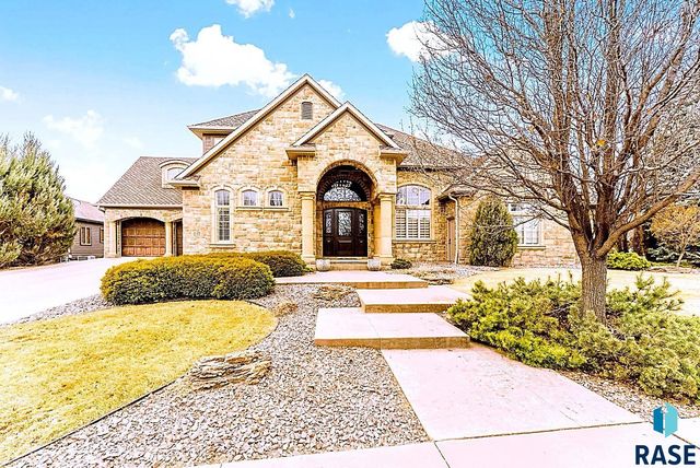 217 W 77th St Street, Sioux Falls, SD 57108