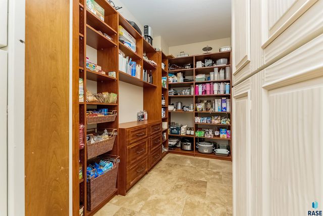 217 W 77th St Street, Sioux Falls, SD 57108