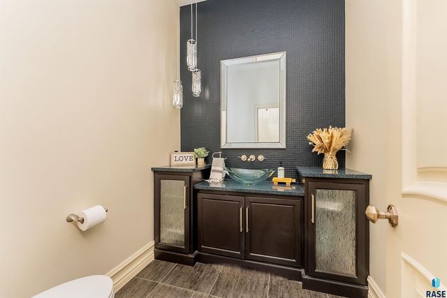 217 W 77th St Street, Sioux Falls, SD 57108