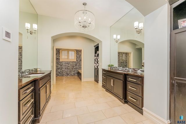 217 W 77th St Street, Sioux Falls, SD 57108