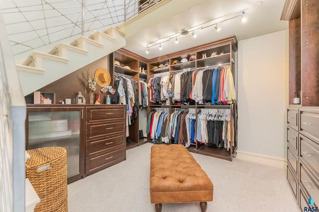 217 W 77th St Street, Sioux Falls, SD 57108