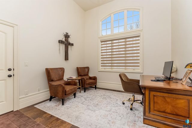 217 W 77th St Street, Sioux Falls, SD 57108