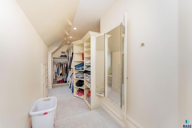 217 W 77th St Street, Sioux Falls, SD 57108