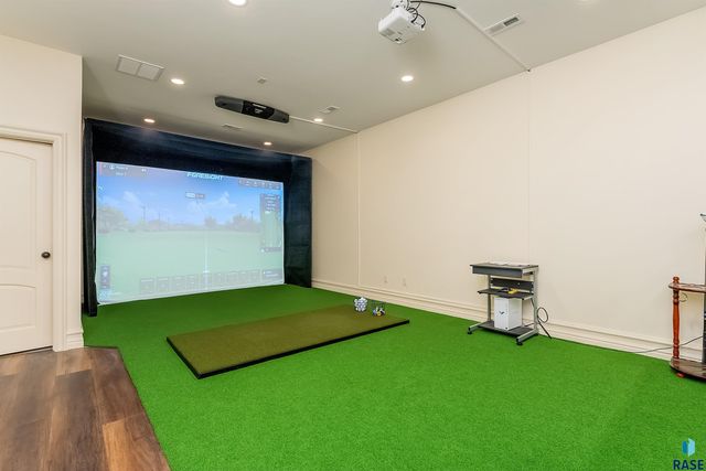 217 W 77th St Street, Sioux Falls, SD 57108