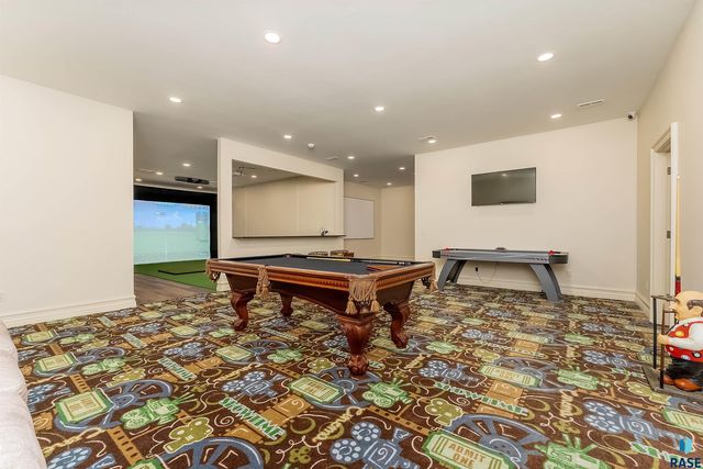 217 W 77th St Street, Sioux Falls, SD 57108