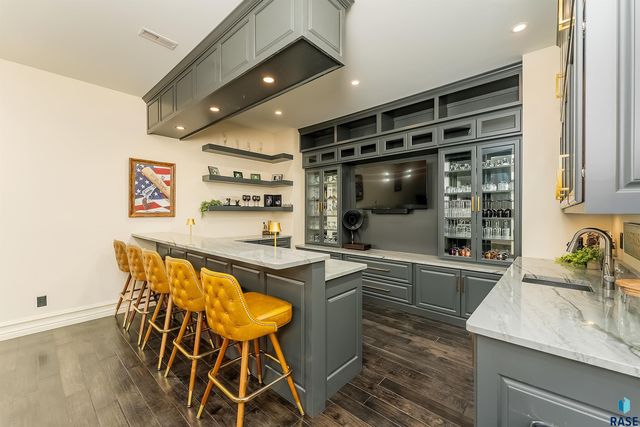 217 W 77th St Street, Sioux Falls, SD 57108