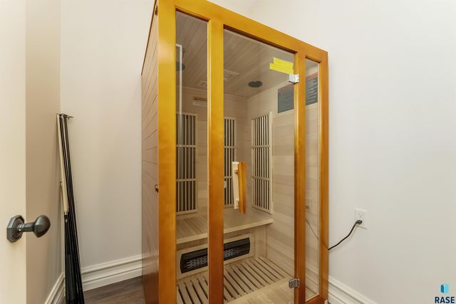 217 W 77th St Street, Sioux Falls, SD 57108