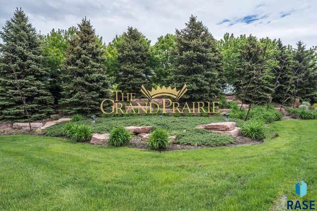 217 W 77th St Street, Sioux Falls, SD 57108