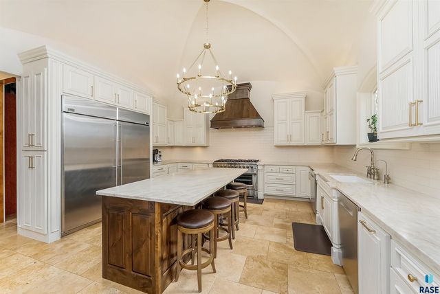 217 W 77th St Street, Sioux Falls, SD 57108