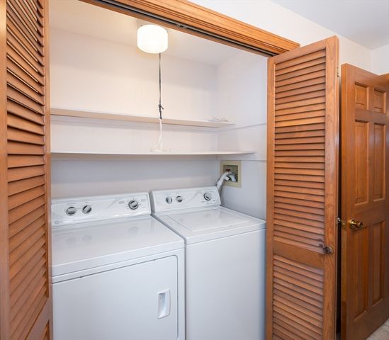 28 Bridle Path Rd, Dracut, MA 01826