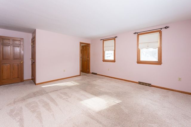 28 Bridle Path Rd, Dracut, MA 01826