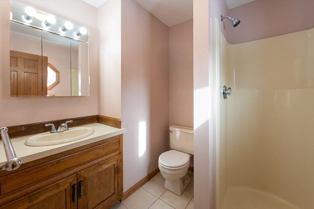 28 Bridle Path Rd, Dracut, MA 01826