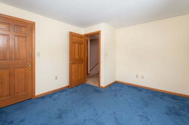 28 Bridle Path Rd, Dracut, MA 01826