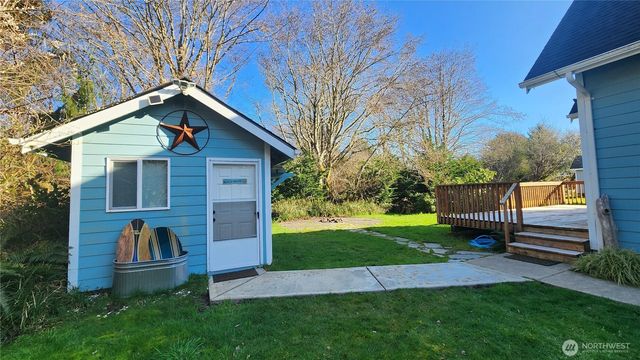 136 Pacific Boulevard NW, Ocean Shores, WA 98569