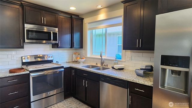 136 Pacific Boulevard NW, Ocean Shores, WA 98569