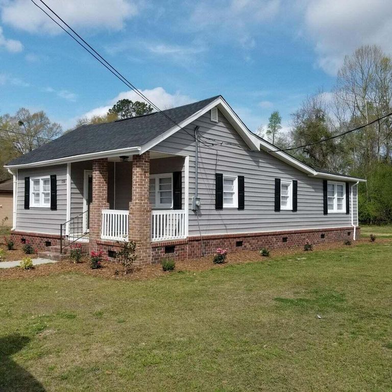 Image 2 of property listing at 150 Pidgeon Bay Road, Summerville, SC 29483