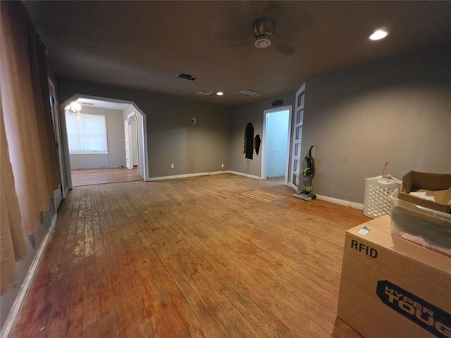 6908 NW 42nd Street, Bethany, OK 73008