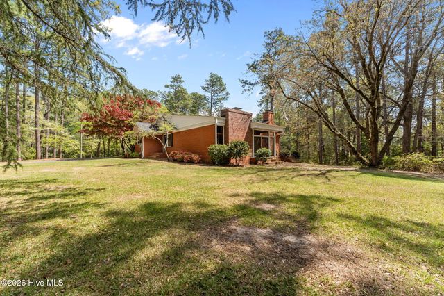 225 Arbutus Road, Southern Pines, NC 28387