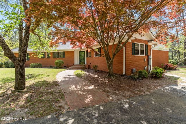225 Arbutus Road, Southern Pines, NC 28387