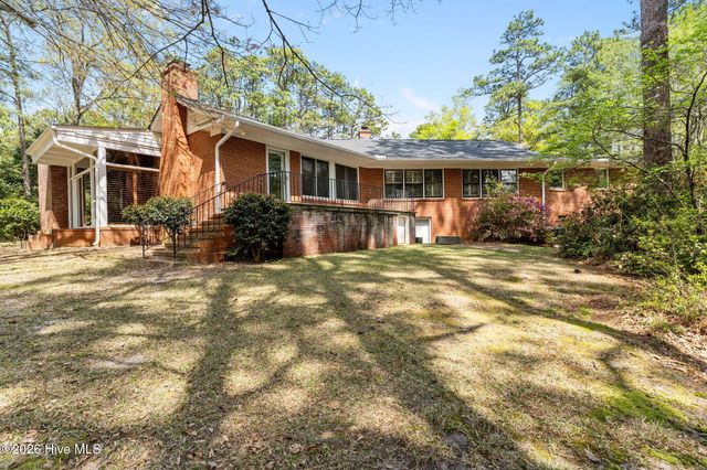 225 Arbutus Road, Southern Pines, NC 28387