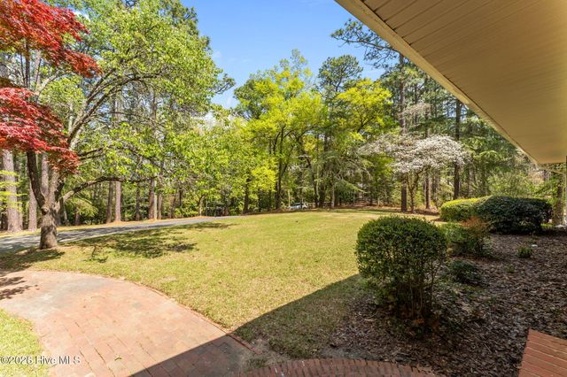 225 Arbutus Road, Southern Pines, NC 28387