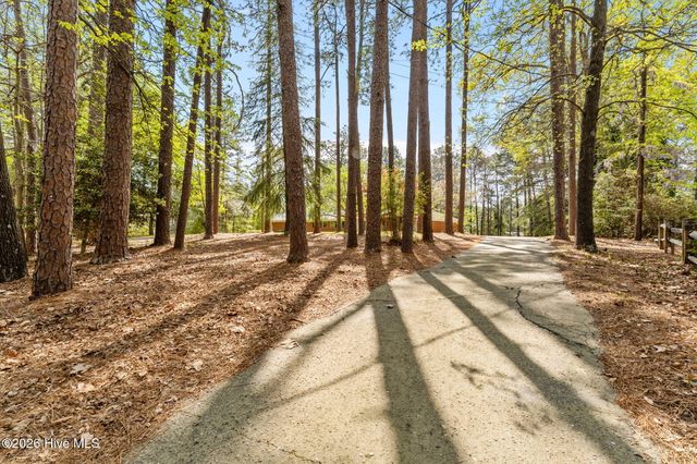 225 Arbutus Road, Southern Pines, NC 28387