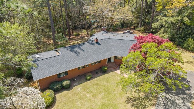 225 Arbutus Road, Southern Pines, NC 28387