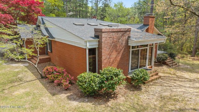 225 Arbutus Road, Southern Pines, NC 28387