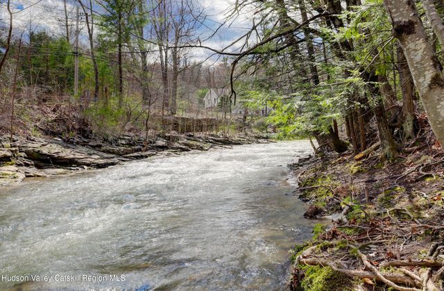 25 Pine Grove Street, Woodstock, NY 12498