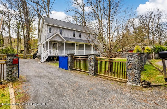 25 Pine Grove Street, Woodstock, NY 12498