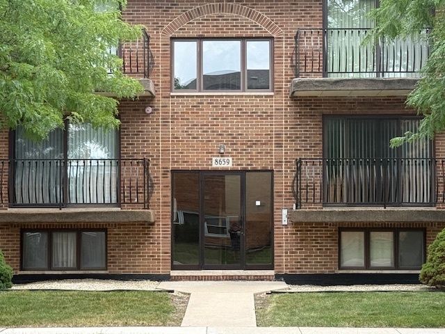 8659 Meade Avenue 1S, Burbank, IL 60459