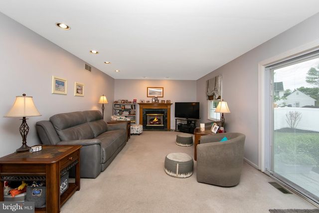 824 CANVASBACK DR, Mullica Hill, NJ 08062