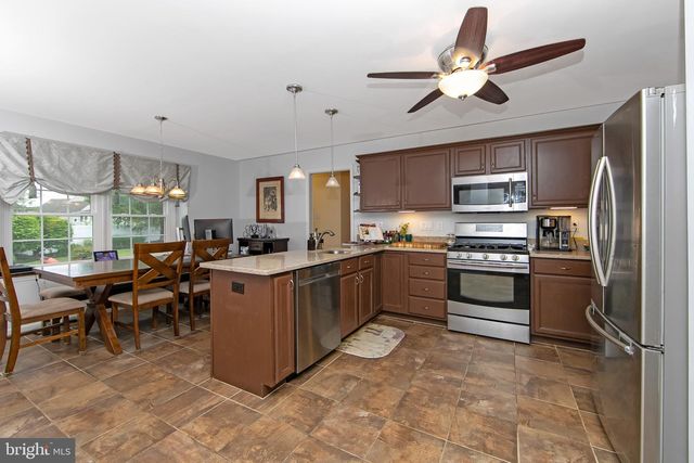 824 CANVASBACK DR, Mullica Hill, NJ 08062