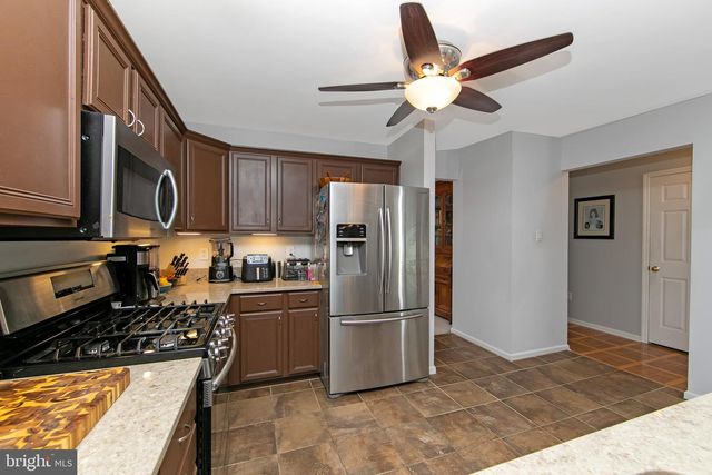 824 CANVASBACK DR, Mullica Hill, NJ 08062