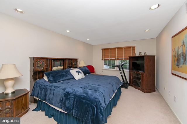 824 CANVASBACK DR, Mullica Hill, NJ 08062