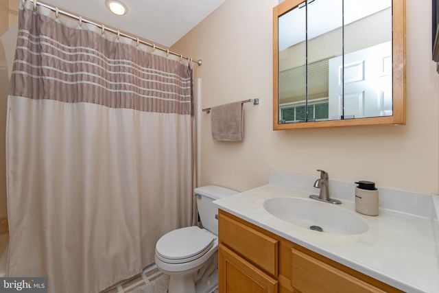 824 CANVASBACK DR, Mullica Hill, NJ 08062