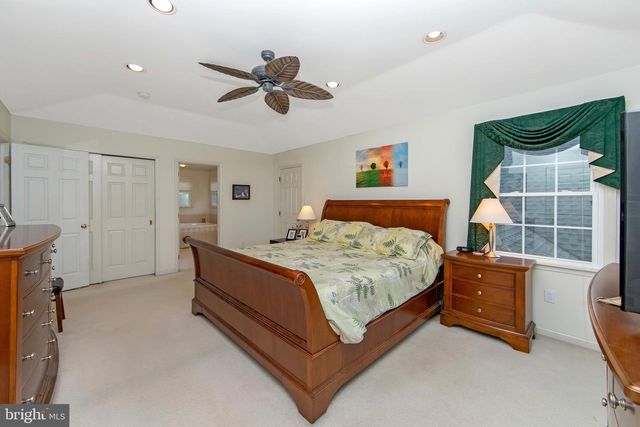 824 CANVASBACK DR, Mullica Hill, NJ 08062