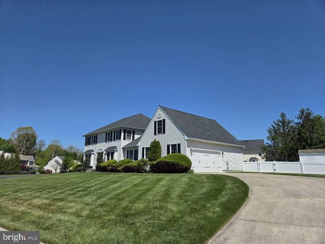 824 CANVASBACK DR, Mullica Hill, NJ 08062