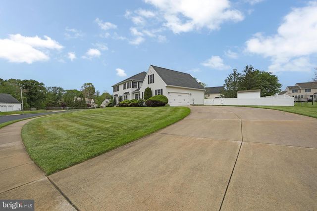824 CANVASBACK DR, Mullica Hill, NJ 08062
