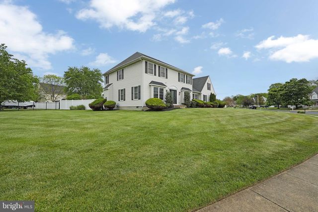 824 CANVASBACK DR, Mullica Hill, NJ 08062