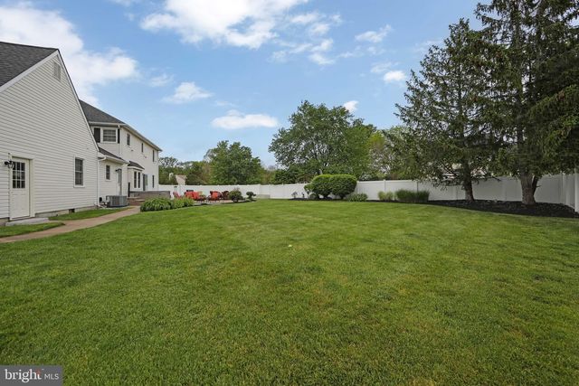 824 CANVASBACK DR, Mullica Hill, NJ 08062