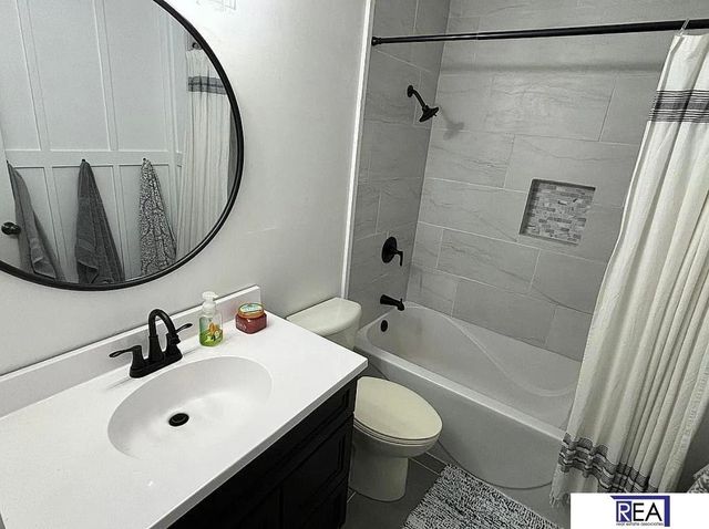 5136 S 126 Plaza, Omaha, NE 68137